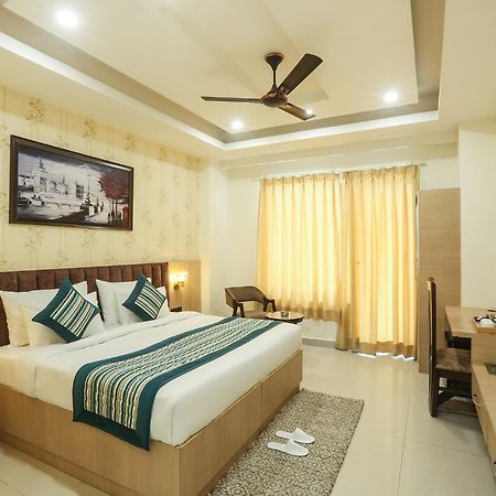 גורגאון Hotel Green Lotus Luxe מראה חיצוני תמונה