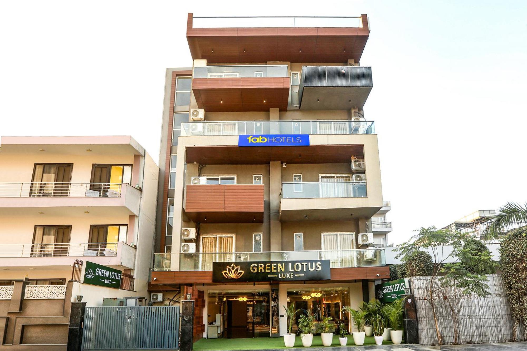 גורגאון Hotel Green Lotus Luxe מראה חיצוני תמונה