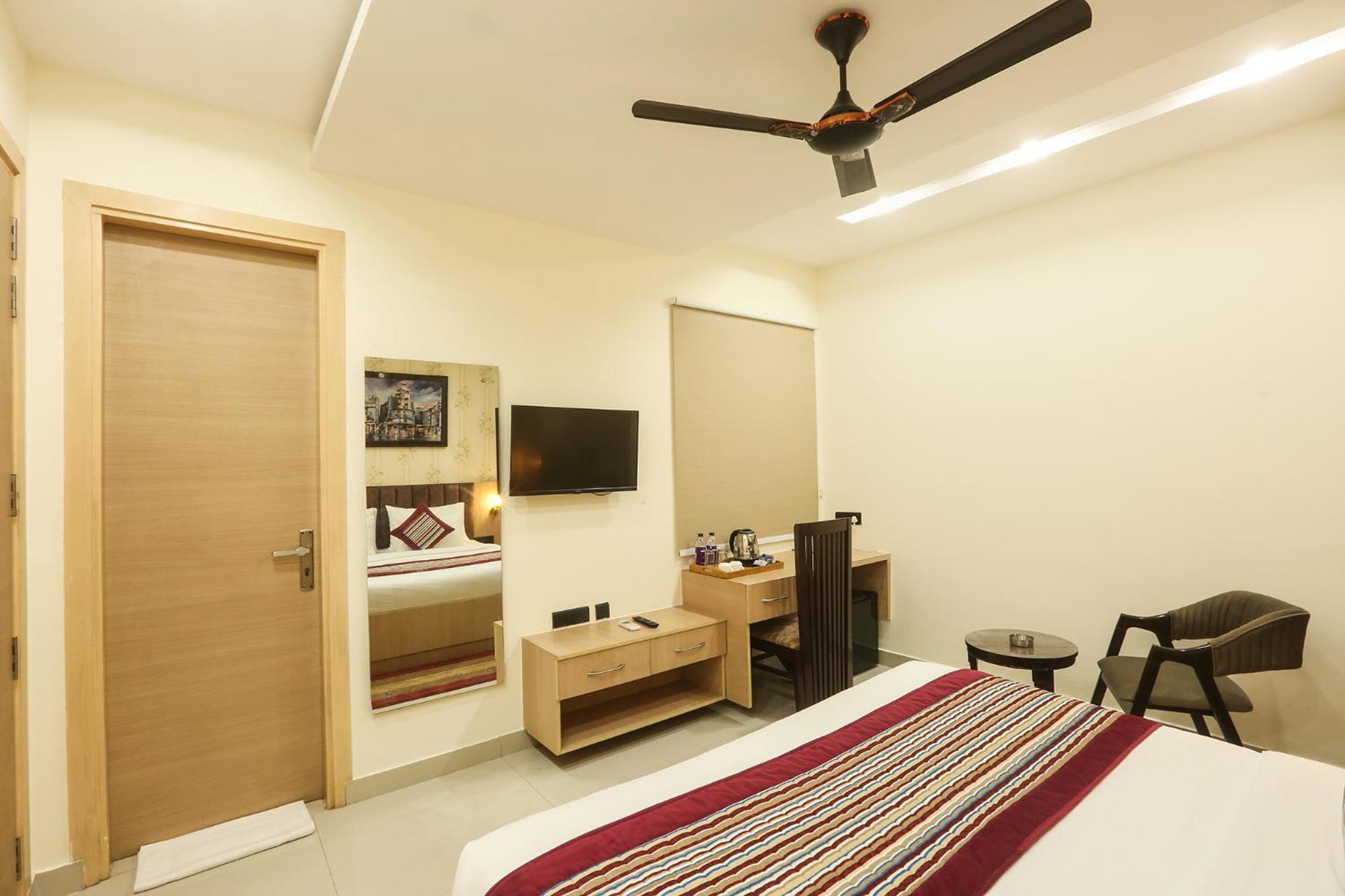 גורגאון Hotel Green Lotus Luxe מראה חיצוני תמונה