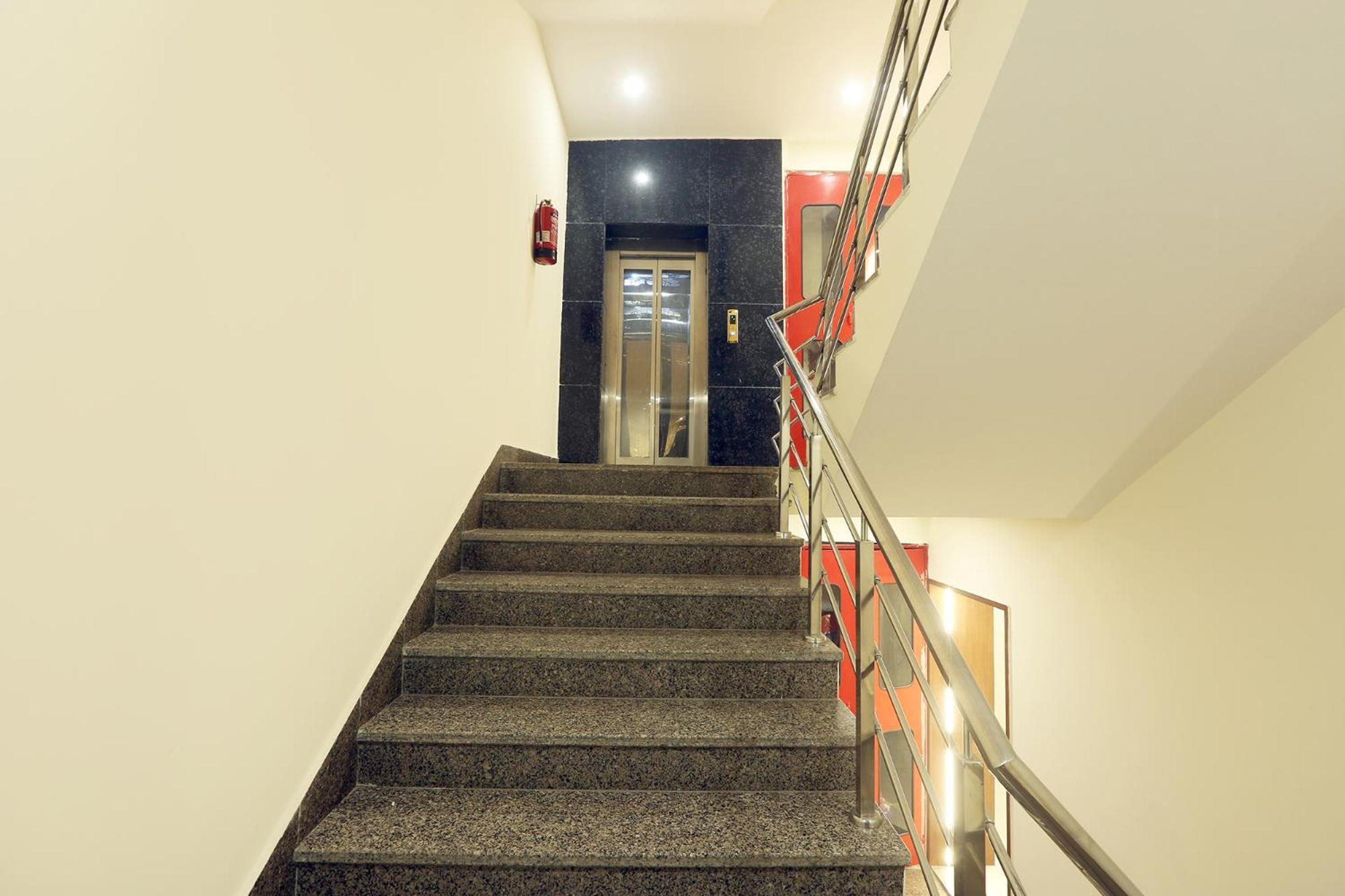 גורגאון Hotel Green Lotus Luxe מראה חיצוני תמונה